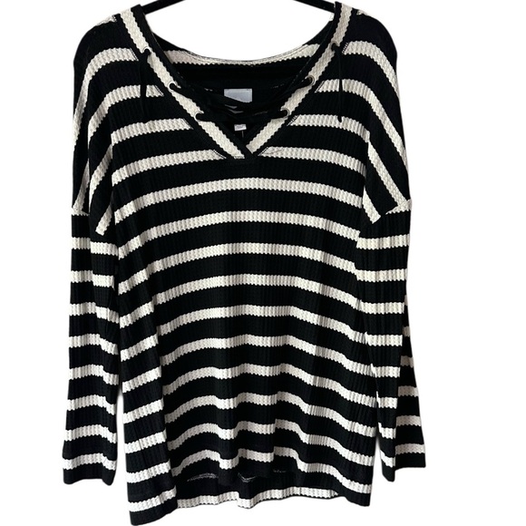 dressbarn Tops - dressbarn Sunday Black and White Striped V-Neck Long Sleeve Sweater w/ Tie Loops